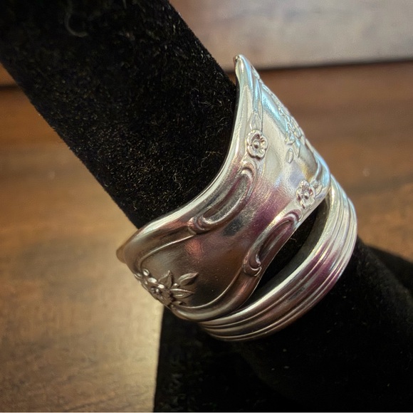 Magnolia Wrap Spoon Ring - Picture 4 of 13